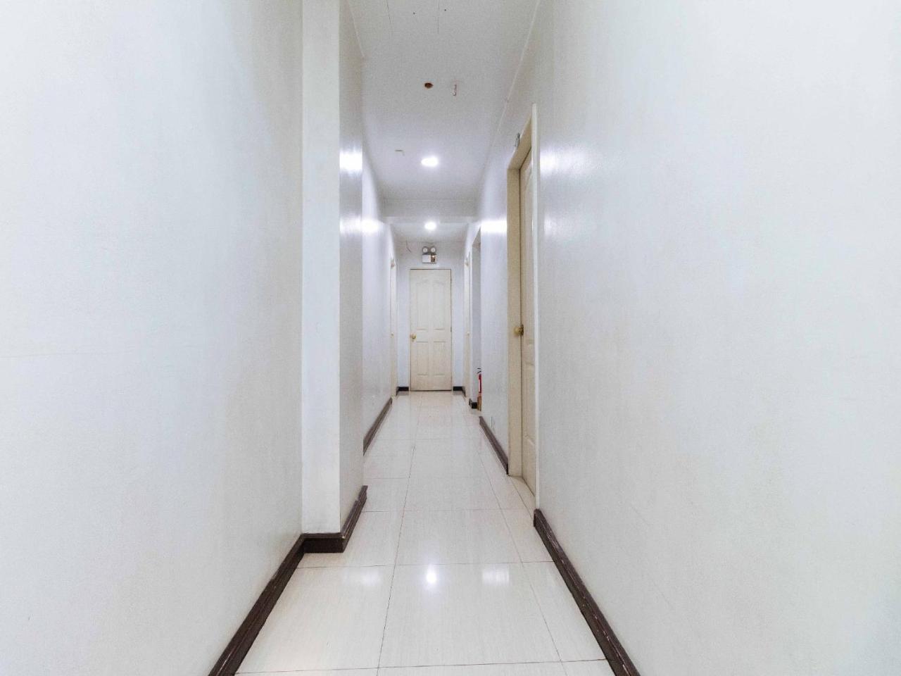 Getz Hotel Manila Exterior photo